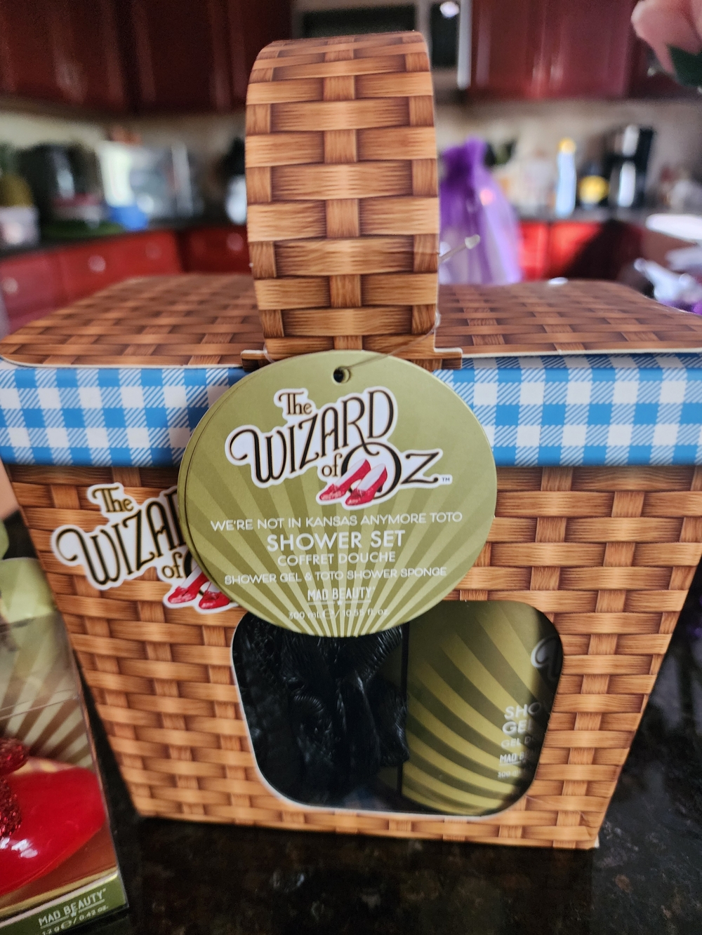 Wizard of Oz Shower Set Basket 🧺 + Ruby Slipper Lip Balm 💋 Gift Set - Picture 3 of 4